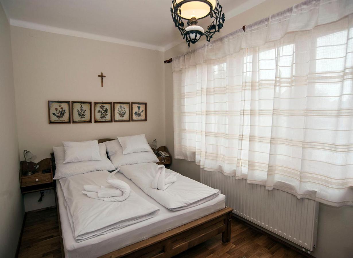 Makó Szent Gellert Borhaz Es Vendegfogado Bed & Breakfast エクステリア 写真